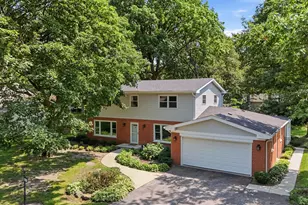 317 E Forest Ln, Palatine, IL 60067 - Photo 2