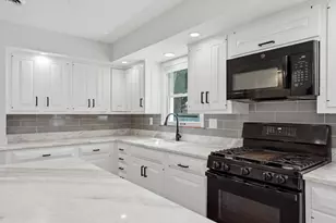 317 E Forest Ln, Palatine, IL 60067 - Photo 10