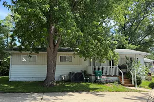 224 Big Peninsula Rd, Elgin, IL 60123 - Photo 1