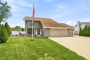1109 Home Ct, Shorewood, IL 60404 - Photo 1