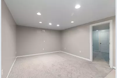 3853 South Pointe Drive #B, Dekalb, IL 60115 - Photo 24