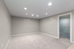 3853 S Pointe Dr, Dekalb, IL 60115 - Photo 24