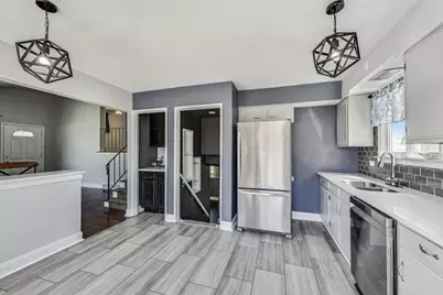 509 N Willow Road, Elmhurst, IL 60126 - Photo 2
