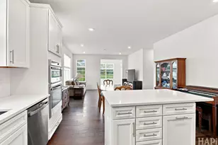 340 Brighton Ct, Volo, IL 60020 - Photo 4