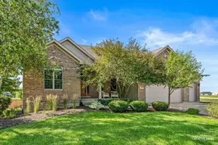 724 Emanuel Ln, Sycamore, IL 60178 - Photo 2