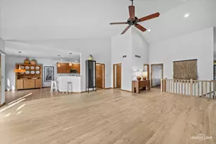 724 Emanuel Ln, Sycamore, IL 60178 - Photo 8