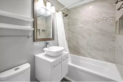 425 S Elmwood Avenue #5, Oak Park, IL 60302 - Photo 8