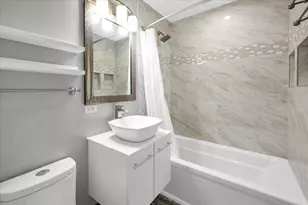 425 S Elmwood Ave, Oak Park, IL 60302 - Photo 8