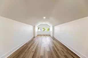 8025 S Euclid Ave, Chicago, IL 60617 - Photo 20