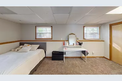 18099 W Valley Drive, Grayslake, IL 60030 - Photo 14