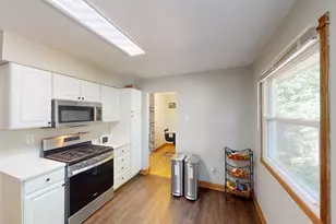 18099 W Valley Dr, Grayslake, IL 60030 - Photo 8