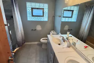 10952 S Emerald Ave, Chicago, IL 60628 - Photo 4
