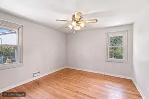 121 S Commonwealth Ave, Elgin, IL 60123 - Photo 20