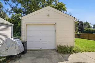 121 S Commonwealth Ave, Elgin, IL 60123 - Photo 38