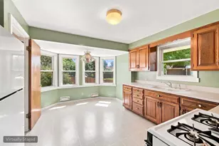 121 S Commonwealth Ave, Elgin, IL 60123 - Photo 10