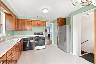 121 S Commonwealth Ave, Elgin, IL 60123 - Photo 14