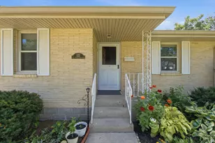 121 S Commonwealth Ave, Elgin, IL 60123 - Photo 42