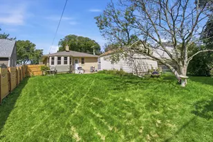 121 S Commonwealth Ave, Elgin, IL 60123 - Photo 40