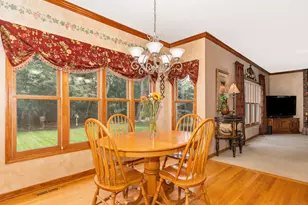 707 Evergreen Ln, Sugar Grove, IL 60554 - Photo 14