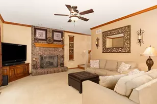 707 Evergreen Ln, Sugar Grove, IL 60554 - Photo 8