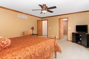 707 Evergreen Ln, Sugar Grove, IL 60554 - Photo 16