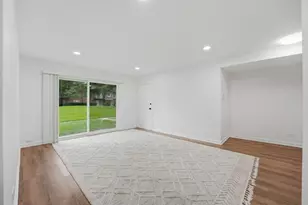 9388 Bay Colony Dr, Des Plaines, IL 60016 - Photo 12