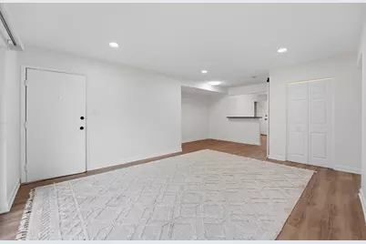 9388 Bay Colony Drive #1S, Des Plaines, IL 60016 - Photo 18