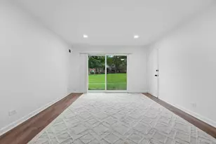 9388 Bay Colony Dr, Des Plaines, IL 60016 - Photo 16