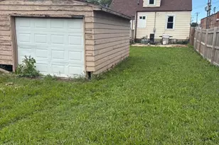 148 S Prairie Ave, Bradley, IL 60915 - Photo 14