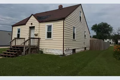 148 S Prairie Avenue, Bradley, IL 60915 - Photo 2