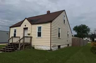 148 S Prairie Ave, Bradley, IL 60915 - Photo 2