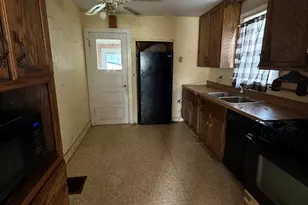 148 S Prairie Ave, Bradley, IL 60915 - Photo 6