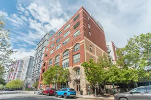 2001 S Calumet Ave, Chicago, IL 60616 - Photo 2