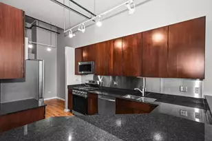 2001 S Calumet Ave, Chicago, IL 60616 - Photo 10