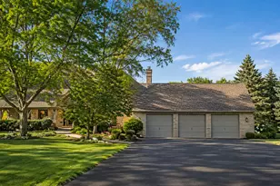 40W920 Bridle Creek Dr, Saint Charles, IL 60175 - Photo 1