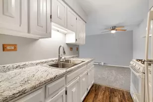 1198 Royal Glen Dr, Glen Ellyn, IL 60137 - Photo 6