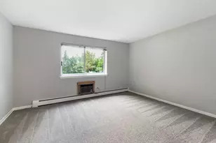 1198 Royal Glen Dr, Glen Ellyn, IL 60137 - Photo 14