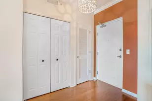 145 S York St, Elmhurst, IL 60126 - Photo 8