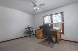 1351 Callen Ln, Des Plaines, IL 60016 - Photo 18