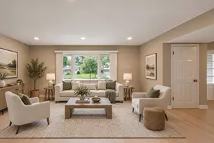 1340 Newcastle Ln, Hoffman Estates, IL 60169 - Photo 4