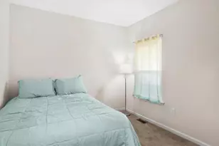 1648 Colchester Ln, Aurora, IL 60505 - Photo 20