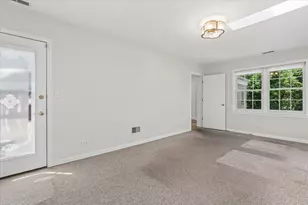 6533 N Christiana Ave, Lincolnwood, IL 60712 - Photo 12