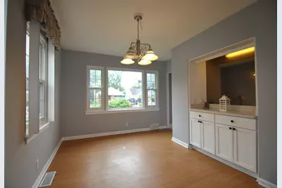 1600 N 33rd Avenue, Melrose Park, IL 60160 - Photo 12