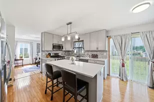 390 Deering Ln, Bolingbrook, IL 60440 - Photo 2