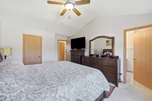 390 Deering Ln, Bolingbrook, IL 60440 - Photo 16