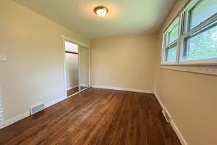 8517 W 87th Pl, Hickory Hills, IL 60457 - Photo 10