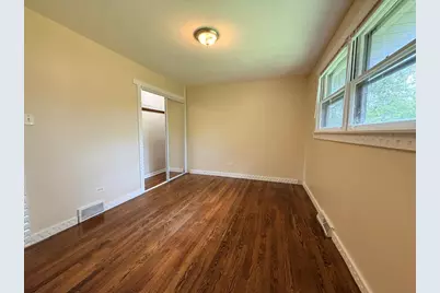 8517 W 87th Place, Hickory Hills, IL 60457 - Photo 12