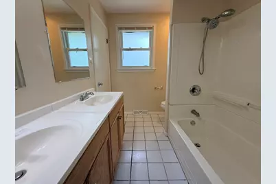 8517 W 87th Place, Hickory Hills, IL 60457 - Photo 14