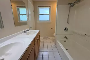 8517 W 87th Pl, Hickory Hills, IL 60457 - Photo 14