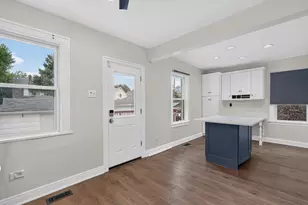 1147 Wesley Ave, Oak Park, IL 60304 - Photo 8